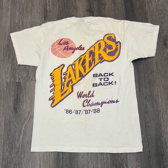 Los Angeles Lakers back to back 1988 vintage T-shirt, single stitch, made in USA - Picture 1 of 4